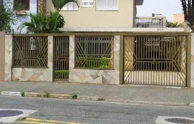 Imagem: A casa possui 3 Dormitórios, 3 Banheiros, 3 Vagas na garagem