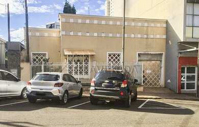 Imagem: A casa possui 5 Dormitórios, 1 Banheiro, 160m² de Área e