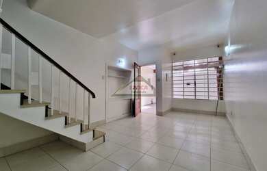 Imagem: A casa possui 3 Dormitórios, 3 Banheiros, 2 Vagas na garagem