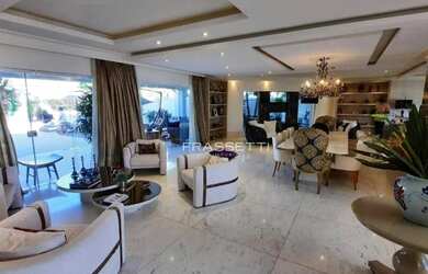 Imagem: A casa em condomínio possui 5 Dormitórios, 5 Banheiros, 3