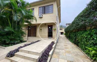 Imagem: A casa em condomínio possui 3 Dormitórios, 4 Banheiros, 4