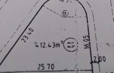 Imagem: O terreno possui 412m² de Área e está localizado em Arsenal