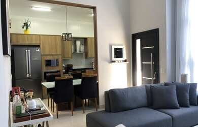 Imagem: A casa em condomínio possui 3 Dormitórios, 2 Banheiros, 2