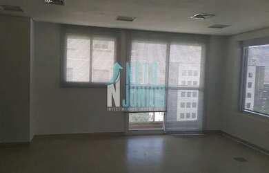 Imagem: O depósito possui 1 Vaga na garagem e 42m² de Área e está