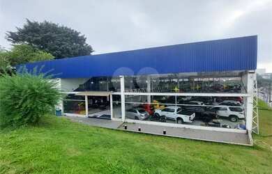 Imagem: O depósito possui 5 Vagas na garagem, 7.651m² de Área e