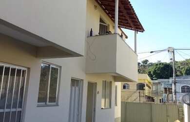 Imagem: A casa possui 2 Dormitórios, 1 Banheiro, 1 Vaga na garagem