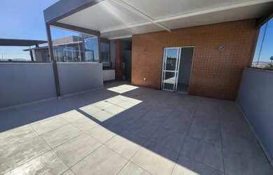 Imagem: O apartamento na cobertura possui 3 Dormitórios, 2 Banheiros