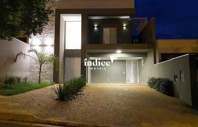 Imagem: A casa em condomínio possui 4 Dormitórios, 4 Banheiros, 4