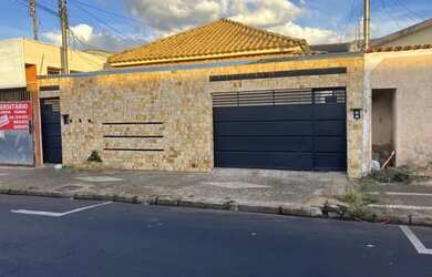 Imagem: A casa possui 2 Dormitórios, 1 Banheiro, 45m² de Área e está