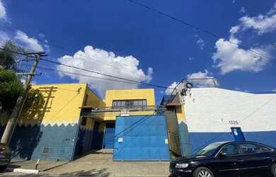 Imagem: O depósito possui 5 Vagas na garagem, 640m² de Área e está