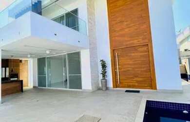 Imagem: A casa possui 3 Dormitórios, 2 Banheiros, 1 Vaga na garagem