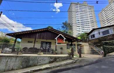 Imagem: A casa possui 2 Dormitórios, 2 Banheiros, 3 Vagas na garagem