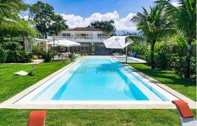 Imagem: A casa em condomínio para alugar possui 5 Dormitórios, 2 Banheiros