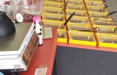 Imagem: O depósito possui 3 Vagas na garagem, 450m² de Área e está