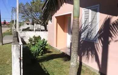 Imagem: A casa possui 3 Dormitórios, 1 Banheiro, 5 Vagas na garagem