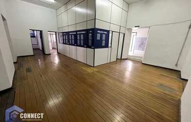 Imagem: O depósito possui 442m² de Área e está localizado em Centro