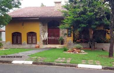 Imagem: A casa em condomínio possui 5 Dormitórios, 5 Banheiros, 3