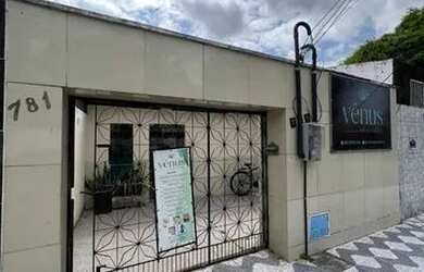 Imagem: A casa possui 3 Dormitórios, 3 Banheiros e está localizado