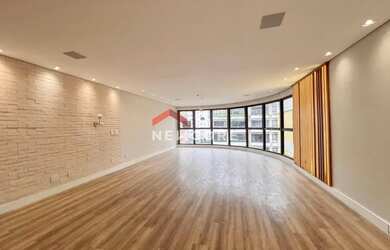 Imagem: O apartamento possui 4 Dormitórios, 4 Banheiros, 2 Vagas na