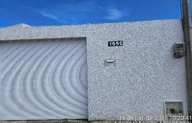 Imagem: A casa possui 2 Dormitórios, 1 Banheiro, 1 Vaga na garagem