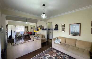 Imagem: A casa em condomínio possui 4 Dormitórios, 3 Banheiros, 4