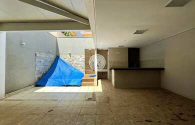 Imagem: A casa em condomínio possui 3 Dormitórios, 4 Banheiros, 2