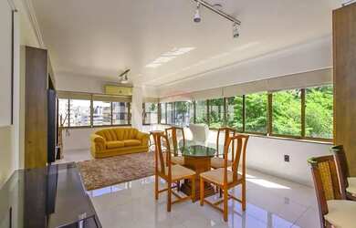 Imagem: O apartamento possui 2 Dormitórios, 2 Banheiros, 2 Vagas na