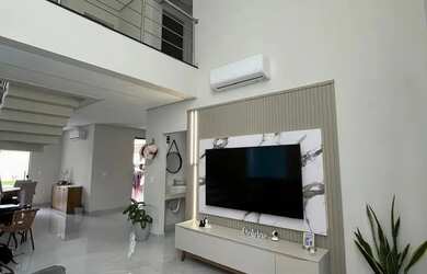 Imagem: A casa em condomínio possui 3 Dormitórios, 3 Banheiros, 4