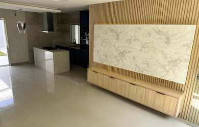 Imagem: A casa em condomínio à venda possui 3 Dormitórios, 3 Banheiros