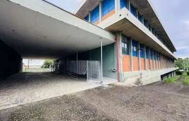 Imagem: O depósito possui 5 Vagas na garagem, 2.947m² de Área e