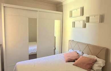 Imagem: O apartamento possui 2 Dormitórios, 1 Banheiro, 1 Vaga na garagem