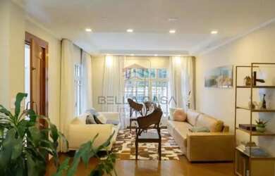 Imagem: A casa possui 3 Dormitórios, 2 Banheiros, 4 Vagas na garagem