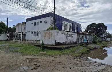 Imagem: O apartamento possui 3 Dormitórios, 1 Banheiro, 1 Vaga na garagem