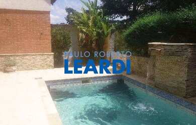 Imagem: A casa em condomínio possui 4 Dormitórios, 5 Banheiros, 5