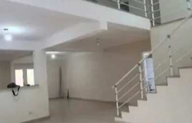 Imagem: A casa possui 4 Dormitórios, 5 Banheiros, 5 Vagas na garagem