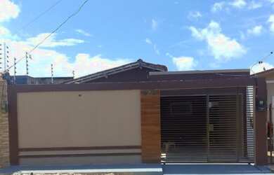 Imagem: A casa possui 2 Dormitórios, 2 Banheiros, 1 Vaga na garagem