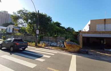 Imagem 12: Terreno em Patamares. 1-0m² de Área