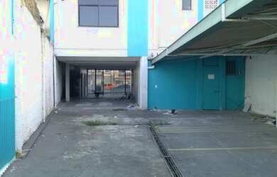 Imagem: O depósito possui 5 Vagas na garagem, 250m² de Área e está