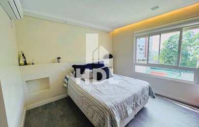 Imagem 13: OPORTUNIDADE Apartamento para venda possui 226 metros quadrados