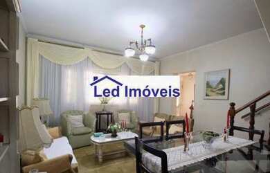 Imagem: A casa possui 3 Dormitórios, 3 Banheiros, 2 Vagas na garagem