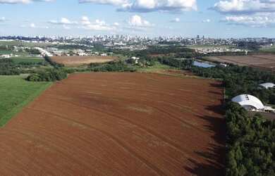 Imagem: O terreno à venda possui 300m² de Área e Imóvel novo e está