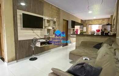 Imagem: A casa possui 4 Dormitórios, 2 Banheiros, 4 Vagas na garagem