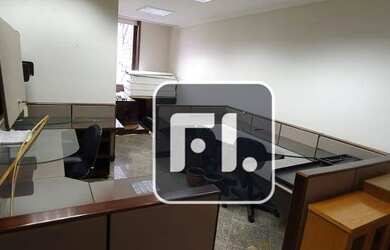 Imagem: O depósito possui 5 Vagas na garagem, 500m² de Área e está