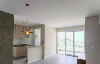 Imagem: O apartamento possui 2 Dormitórios, 1 Banheiro, 2 Vagas na