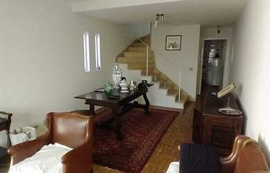 Imagem: A casa possui 3 Dormitórios, 3 Banheiros, 1 Vaga na garagem