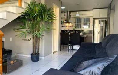 Imagem: A casa possui 3 Dormitórios, 2 Banheiros, 3 Vagas na garagem