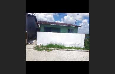 Imagem: A casa possui 2 Dormitórios, 1 Banheiro e está localizado