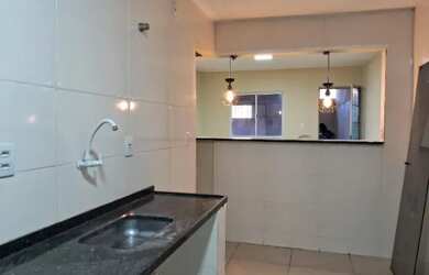 Imagem: A casa possui 2 Dormitórios, 1 Banheiro e está localizado