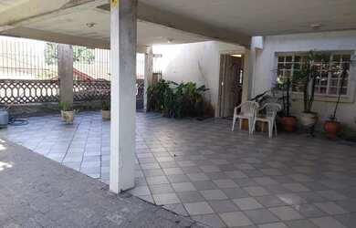 Imagem: A casa em condomínio possui 3 Dormitórios, 2 Banheiros, 5