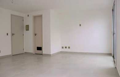 Imagem: O depósito possui 1 Vaga na garagem e 34m² de Área e está